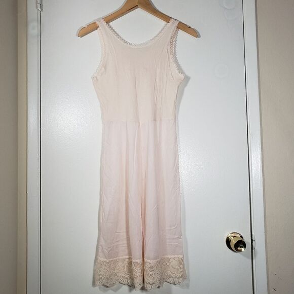 Vintage Style Classic Style Elegant Nightgown Size M - Picture 4 of 5